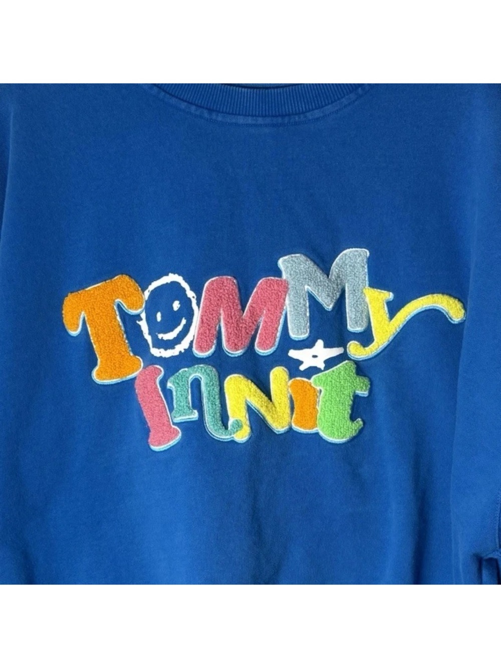 TommyInnit 21 Pogchamp Sweatshirt Size Large Blue Fuzzy Logo Minecraft Youtuber - Picture 3 of 6